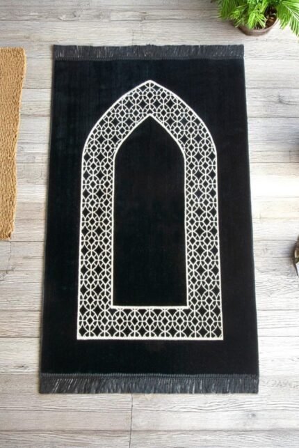 Mihrab Motif Velvet Prayer Rug