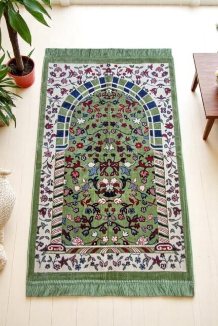 Rawdah Pattern Velvet Prayer Rug